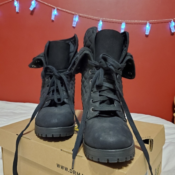 Black Chunky Heel Boot - Picture 3 of 4